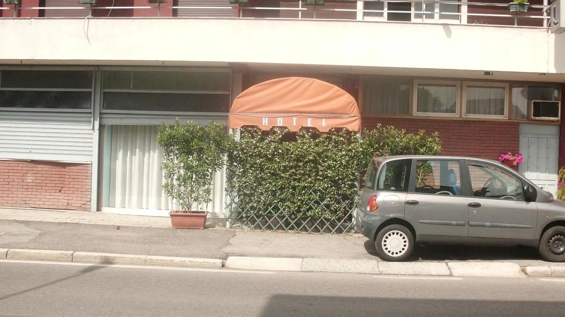 Hotel Lombardia Seveso 2*,